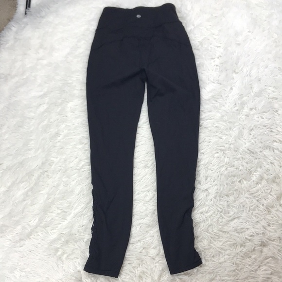 Lululemon Tied To It 7/8 Tight 25" Black - Picture 2 of 6